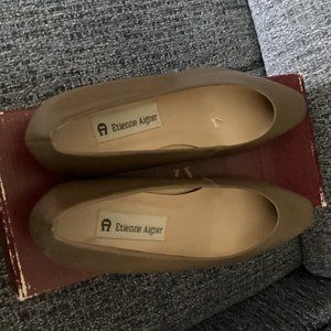 New Etienne Aigner Pump-7M